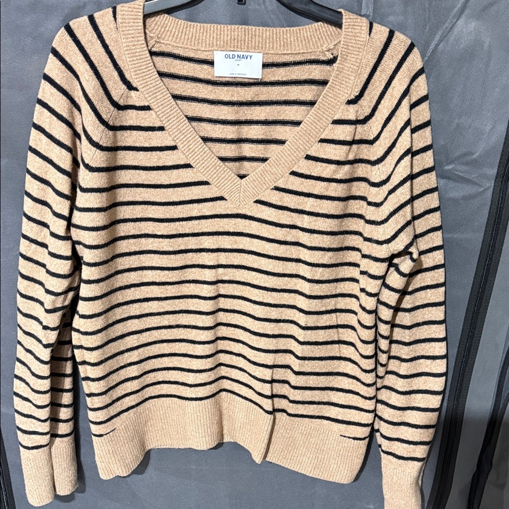 V neck sweater